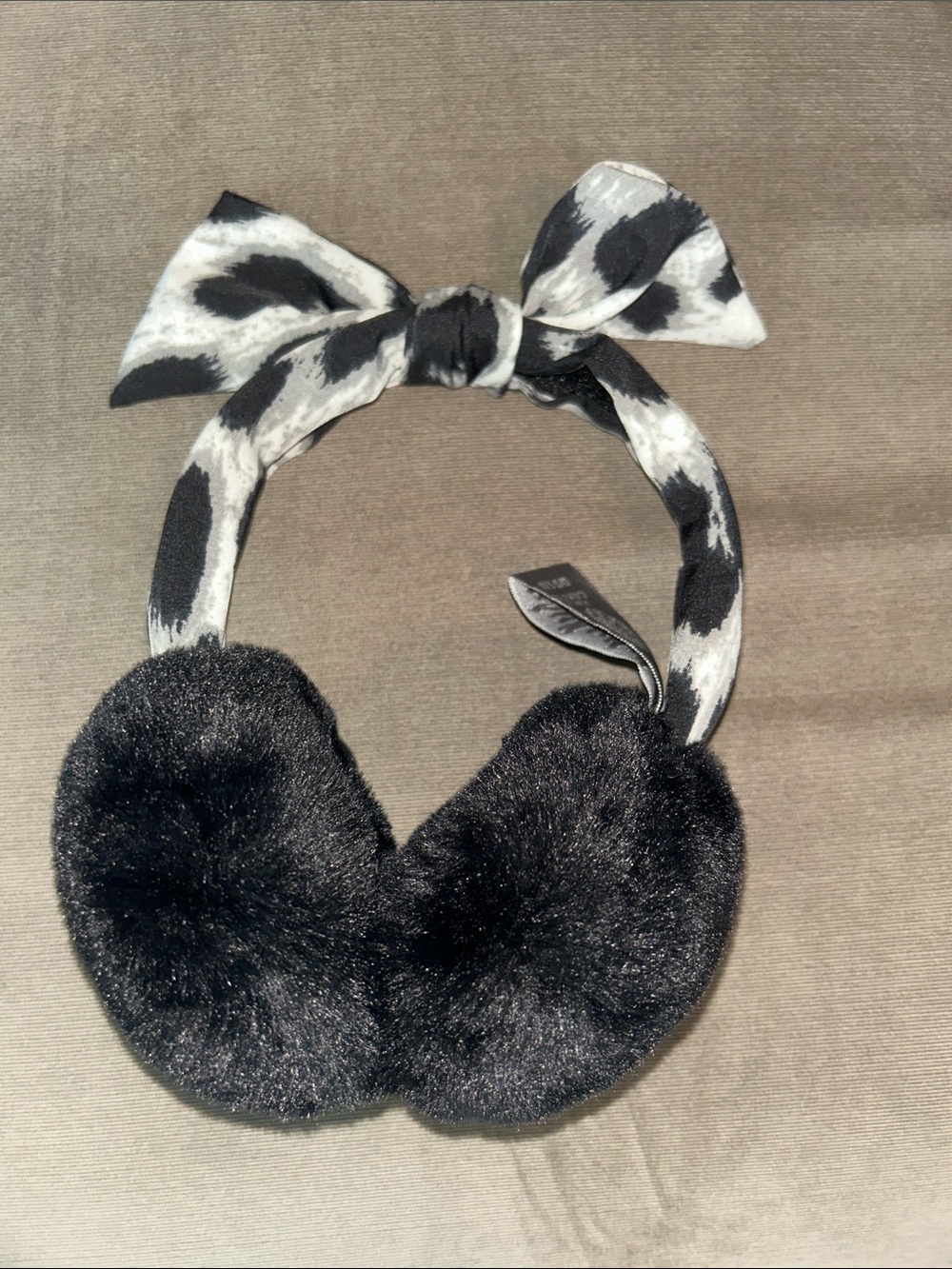 Vince Camuto animal print ribbon earmuffs